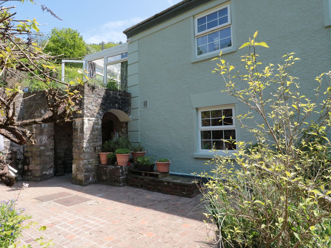 1 bed flats property for sale in Monmouthshire